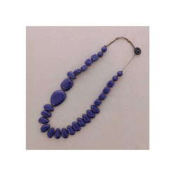 COLLAR LARGO CON CUENTAS DE RESINA
