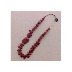 COLLAR LARGO CON CUENTAS DE RESINA