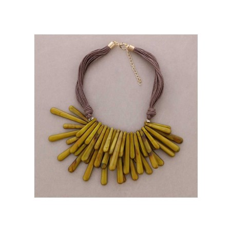 COLLAR CON ADORNOS