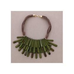 COLLAR CON ADORNOS