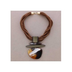 COLLANA COLLANA CON PENDENTE IN RESINA